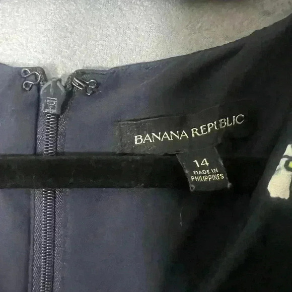 Banana Republic  Navy Floral Flutter Sleeve Fit-and-Flare Dress - Size 14 - Picture 4 of 7